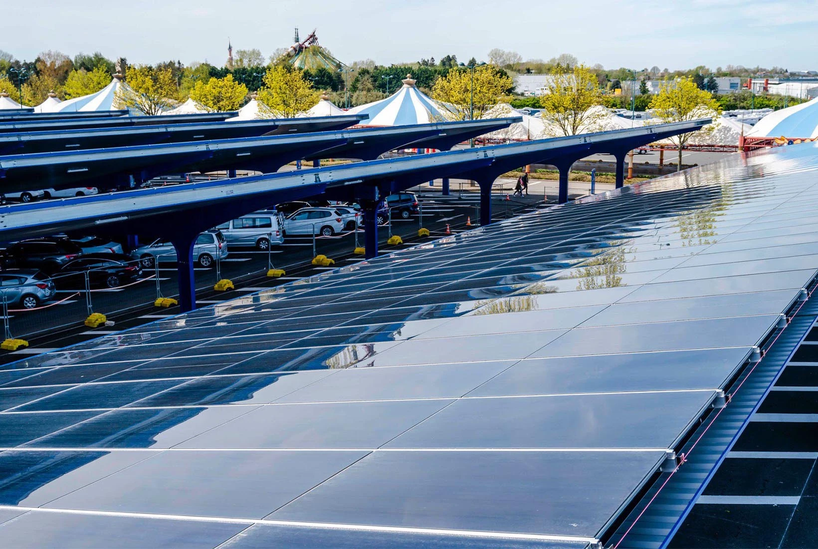 Des ombrières photovoltaïques à Disneyland Paris
